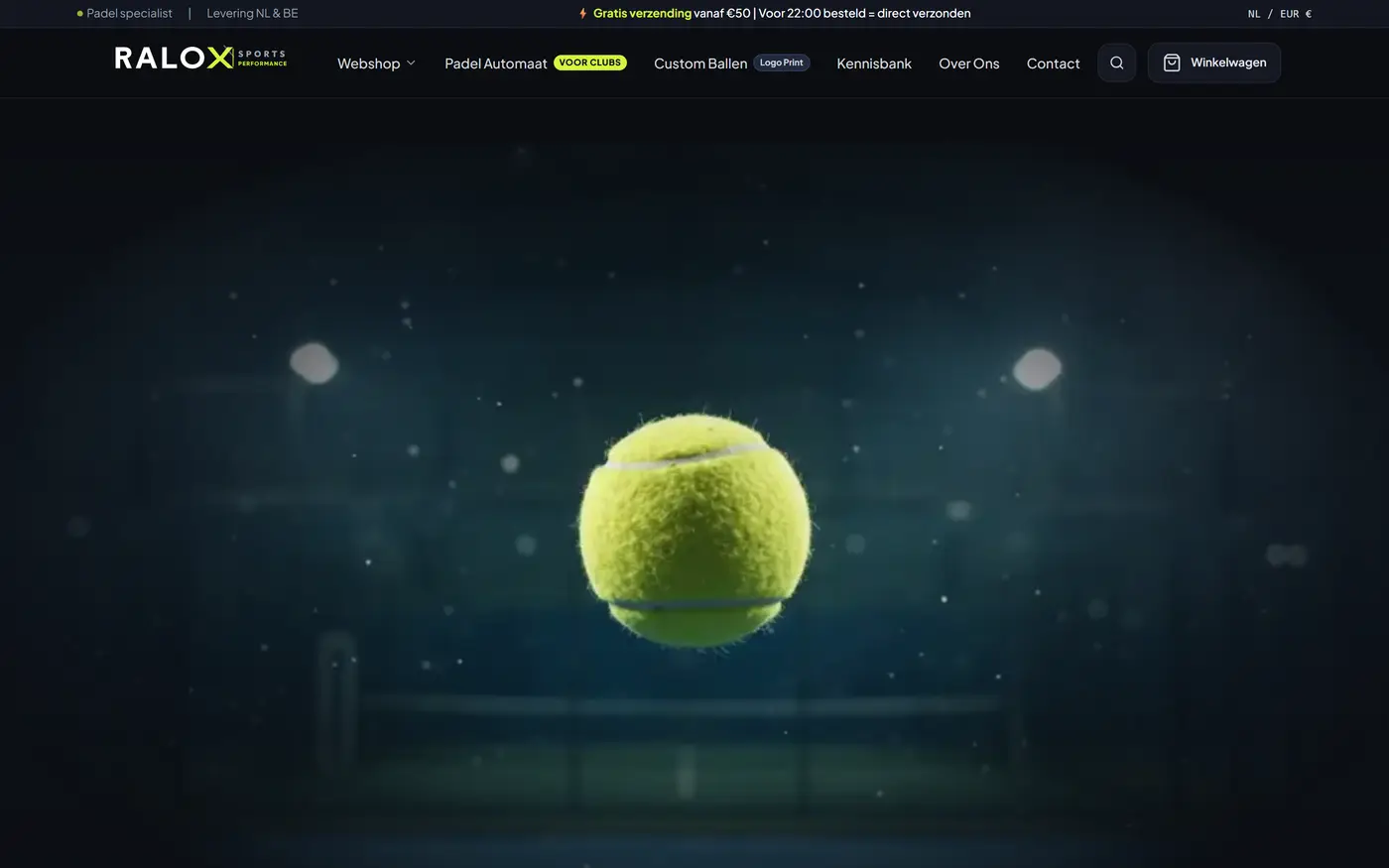 Homepage van RALOX Sports met een padelbal in beeld en de kop Maximale controle over je padelballen en clubomzet.